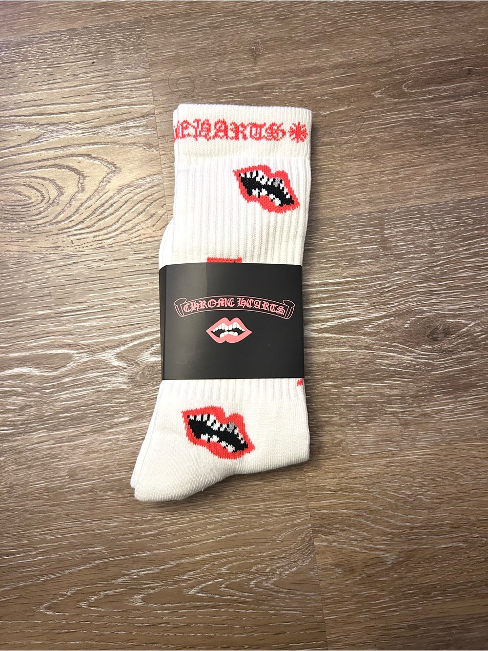 Chrome heart white lip socks